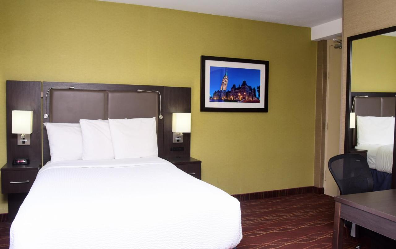 Days Inn By Wyndham Ottawa Exteriör bild