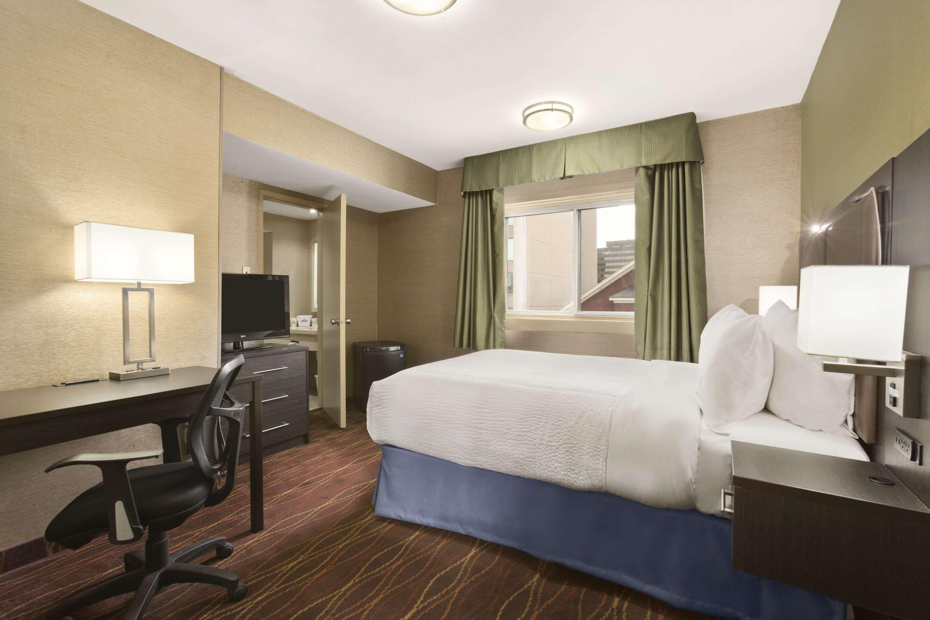 Days Inn By Wyndham Ottawa Exteriör bild