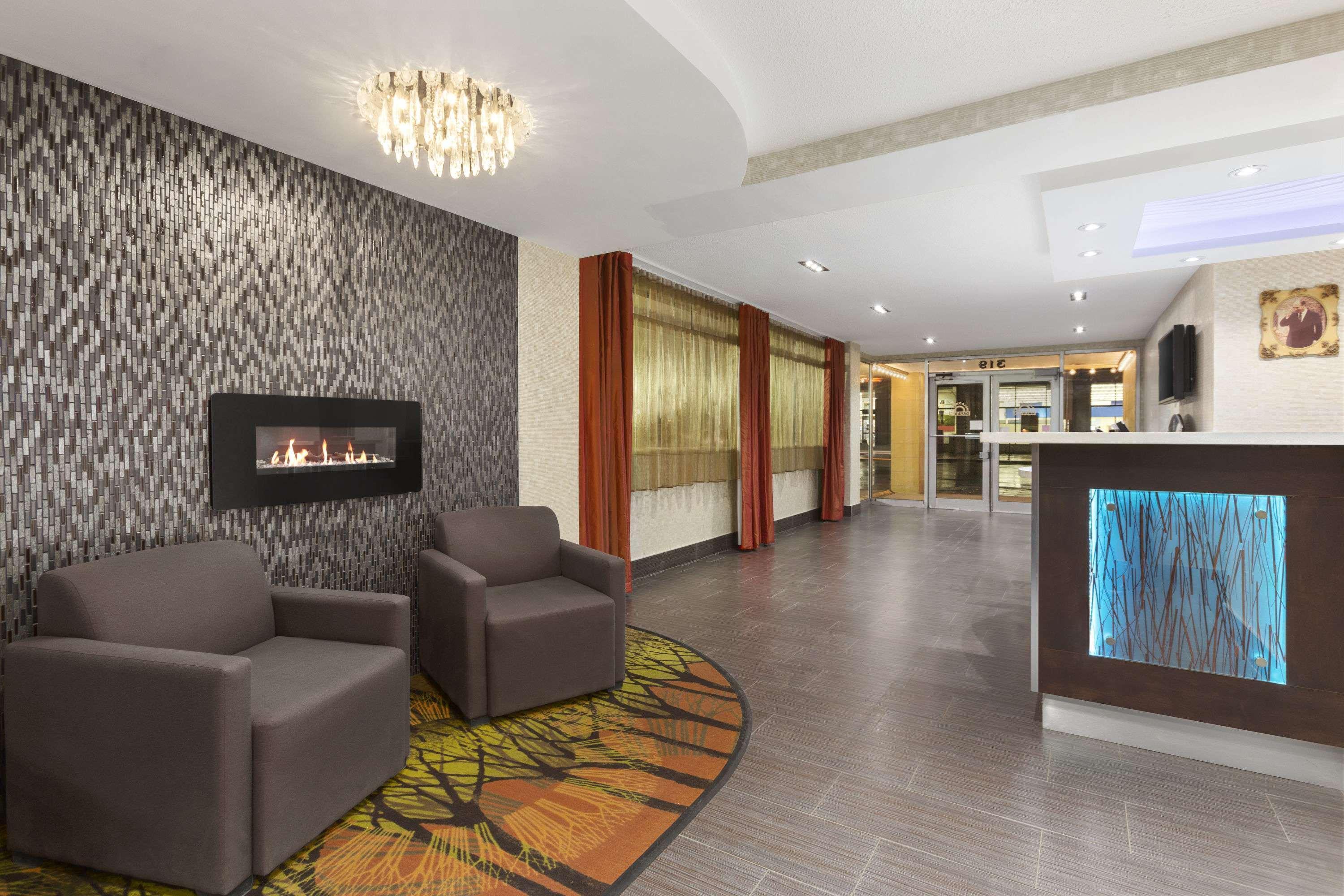 Days Inn By Wyndham Ottawa Exteriör bild