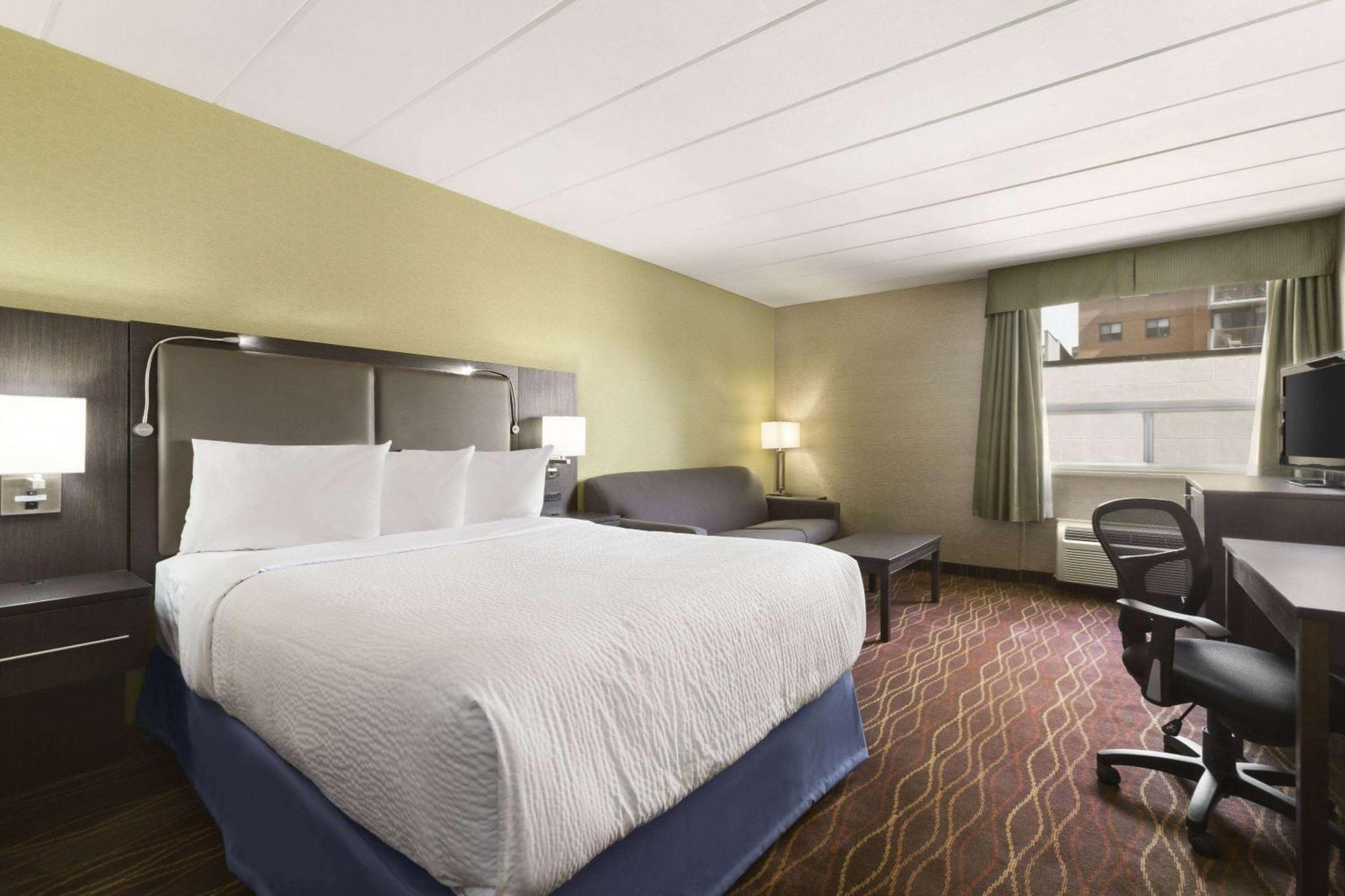 Days Inn By Wyndham Ottawa Exteriör bild
